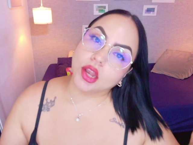 curvy-sexyvalen live cam on BongaCams