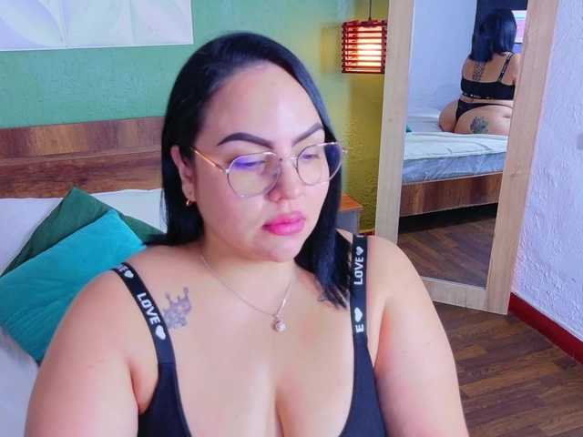curvy-sexyvalen