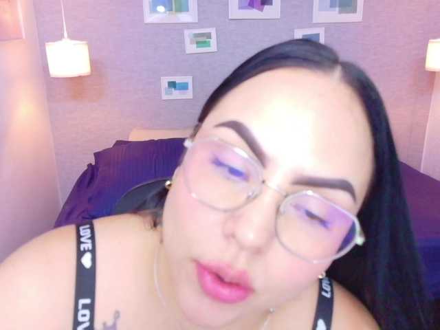 curvy-sexyvalen live cam preview