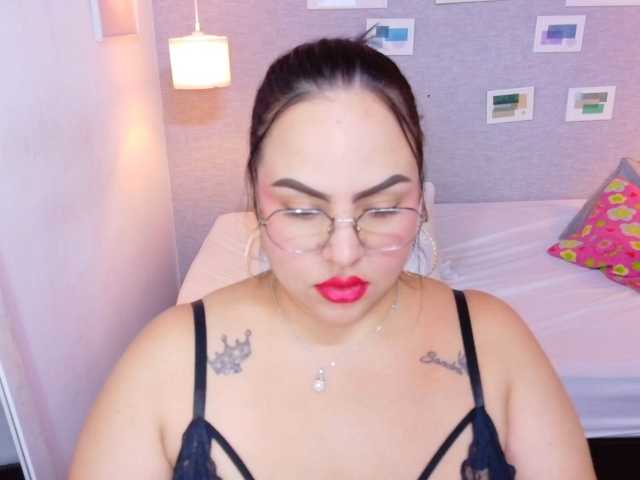 curvy-sexyvalen live cam on BongaCams