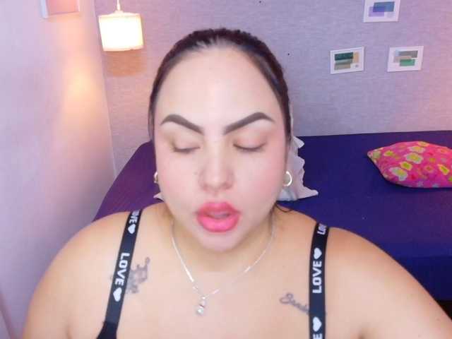 curvy-sexyvalen live cam on BongaCams
