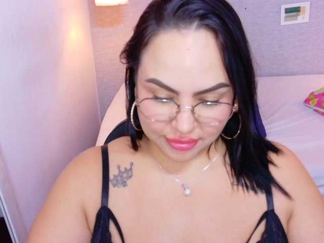 curvy-sexyvalen live cam on BongaCams