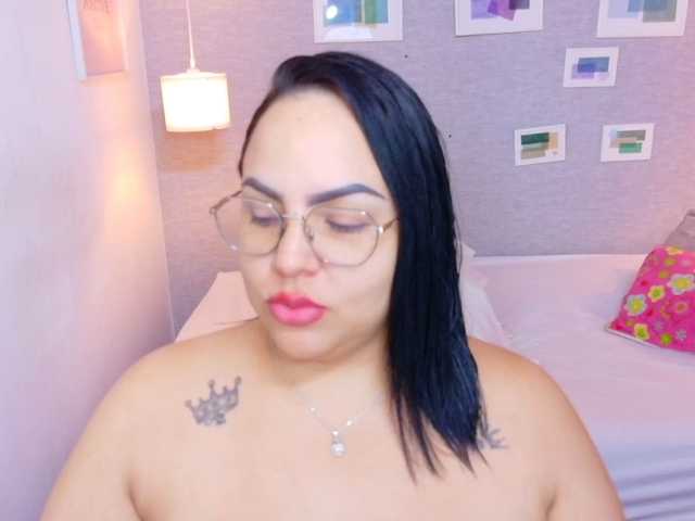 curvy-sexyvalen live cam on BongaCams