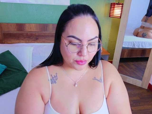 curvy-sexyvalen