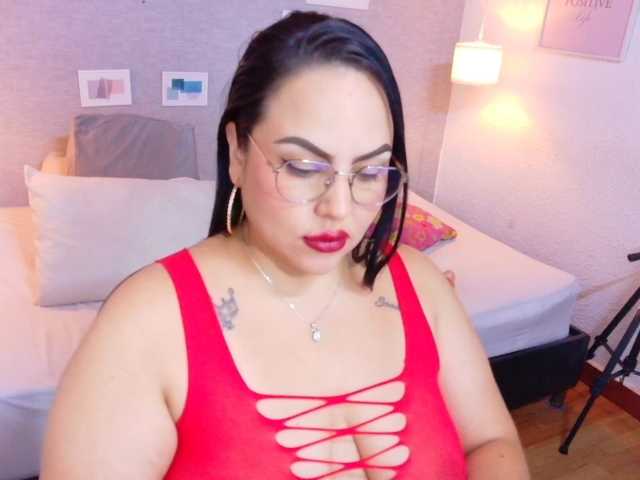 curvy-sexyvalen live cam on BongaCams
