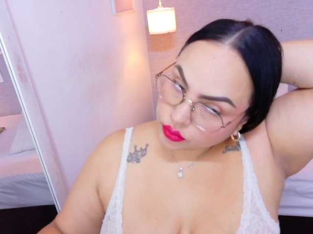 curvy-sexyvalen