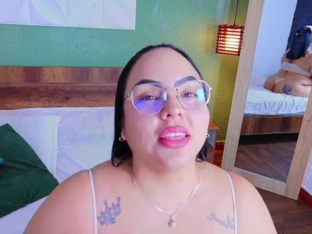 curvy-sexyvalen