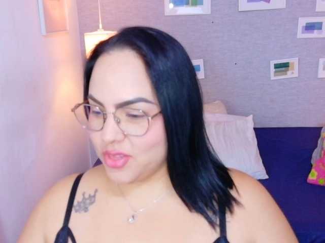 curvy-sexyvalen live cam on BongaCams