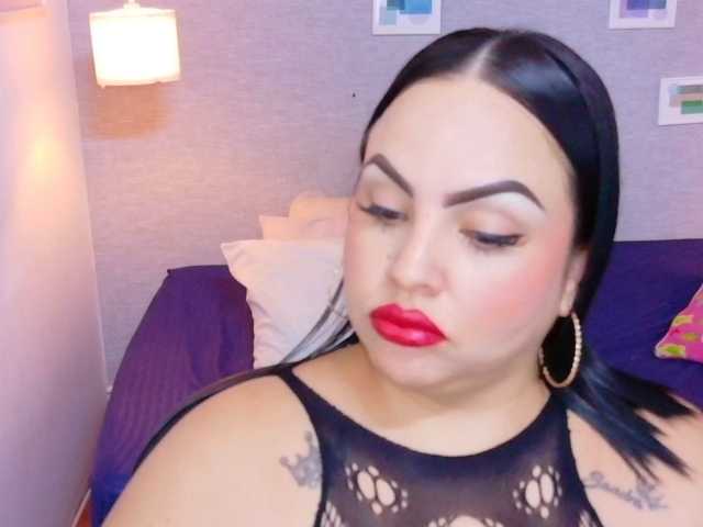 curvy-sexyvalen live cam on BongaCams
