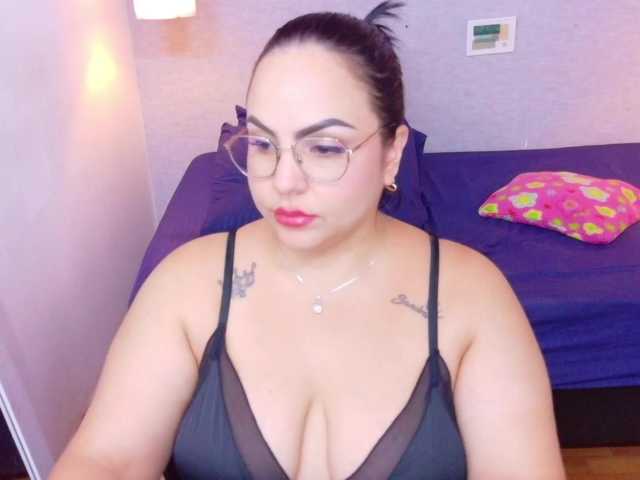 curvy-sexyvalen live cam on BongaCams