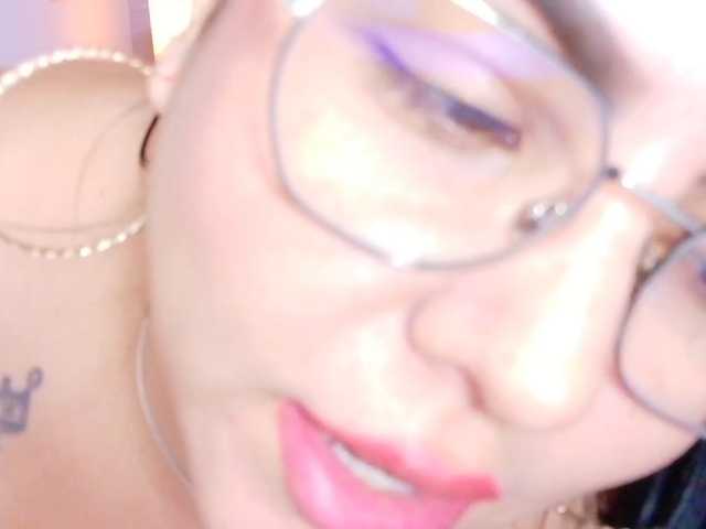 curvy-sexyvalen live cam preview
