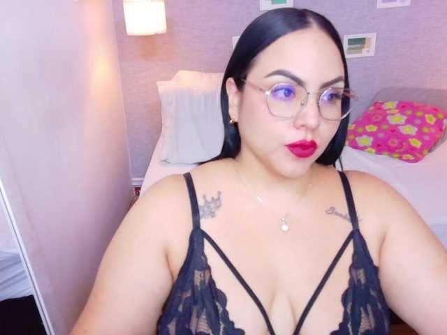 curvy-sexyvalen live cam on BongaCams