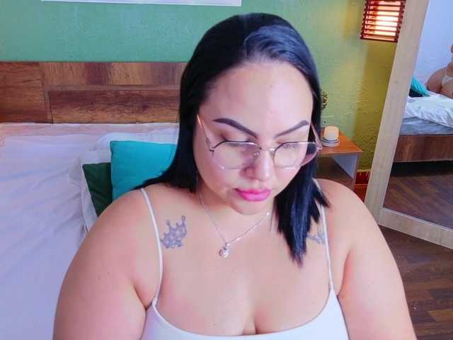 curvy-sexyvalen