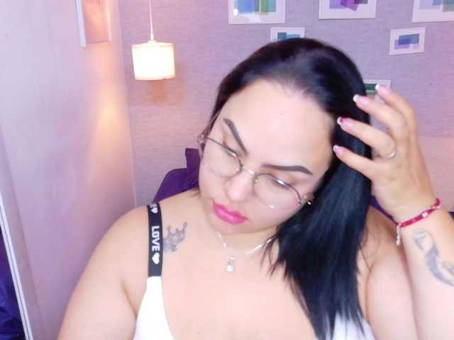 curvy-sexyvalen