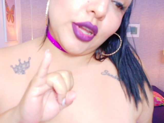 curvy-sexyvalen live cam on BongaCams
