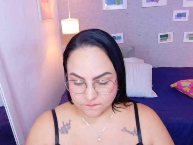 curvy-sexyvalen live cam on BongaCams