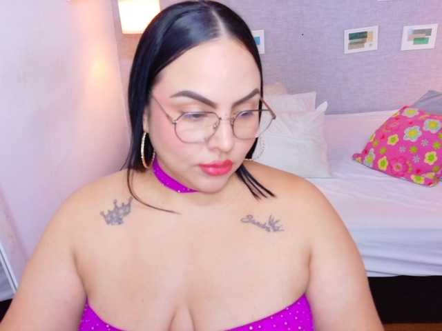 curvy-sexyvalen live cam on BongaCams