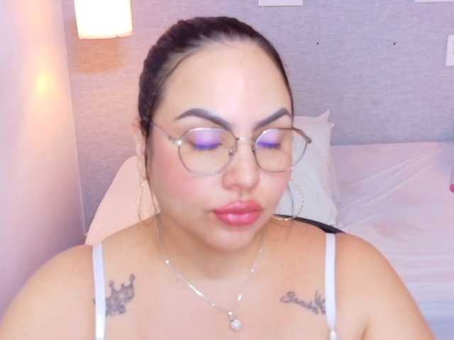 curvy-sexyvalen live cam on BongaCams
