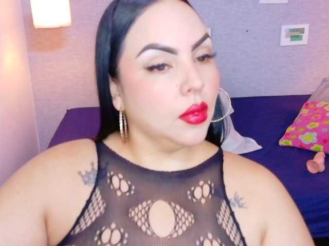 curvy-sexyvalen live cam on BongaCams