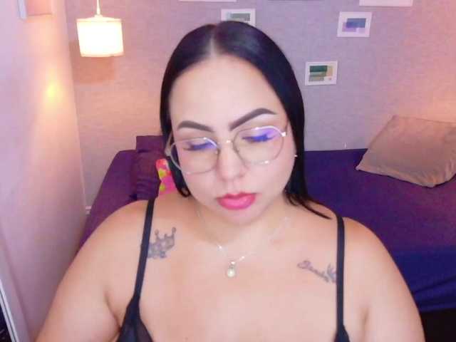 curvy-sexyvalen live cam on BongaCams