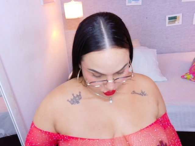 curvy-sexyvalen, en vivo ahora en BongaCams