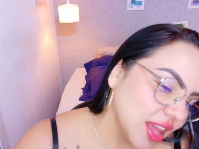 curvy-sexyvalen live cam on BongaCams