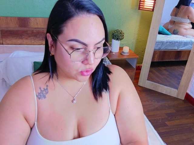 curvy-sexyvalen live cam preview