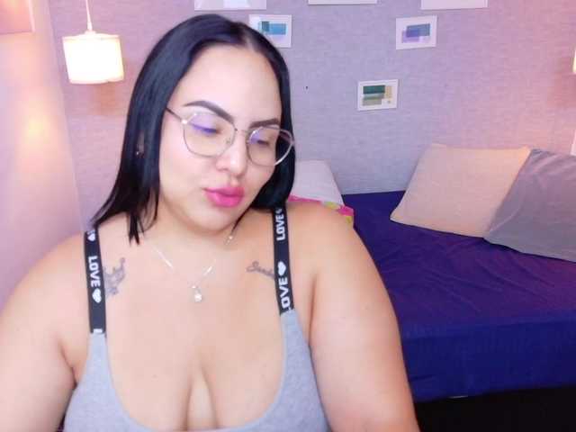 curvy-sexyvalen live cam on BongaCams
