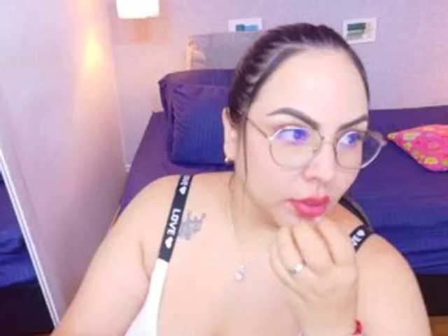 curvy-sexyvalen live cam on BongaCams