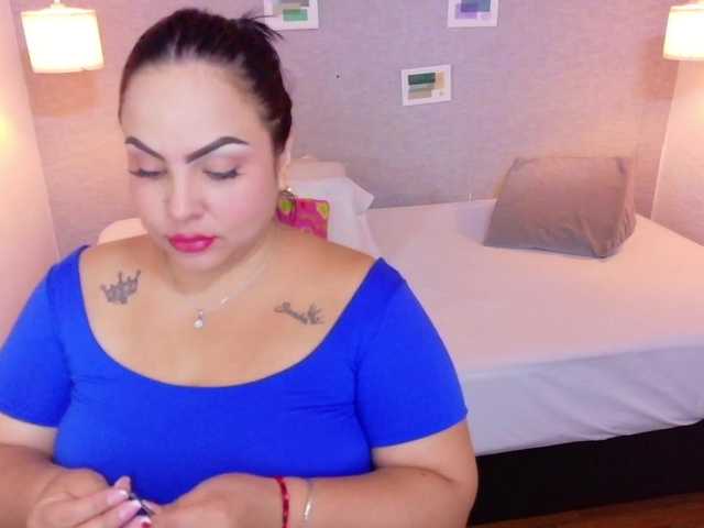 curvy-sexyvalen