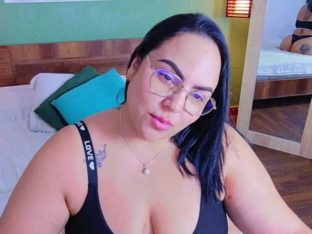 curvy-sexyvalen