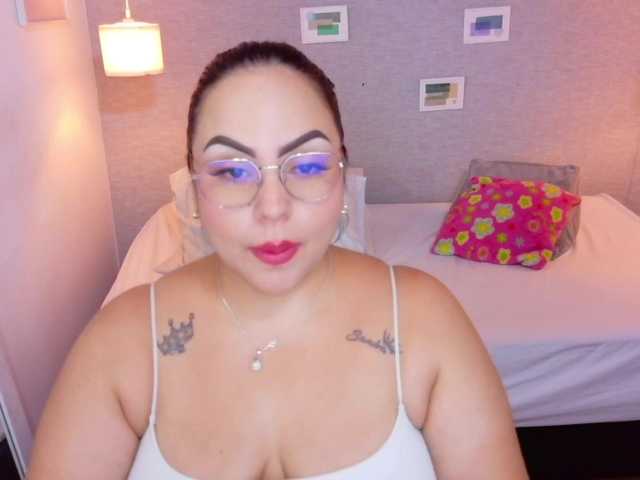 curvy-sexyvalen live cam on BongaCams