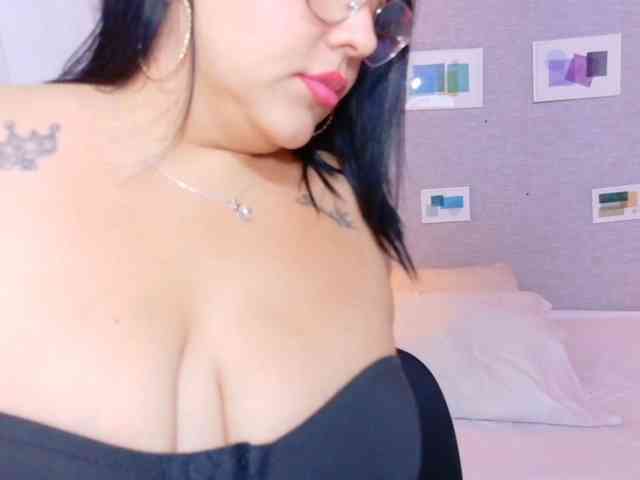 curvy-sexyvalen
