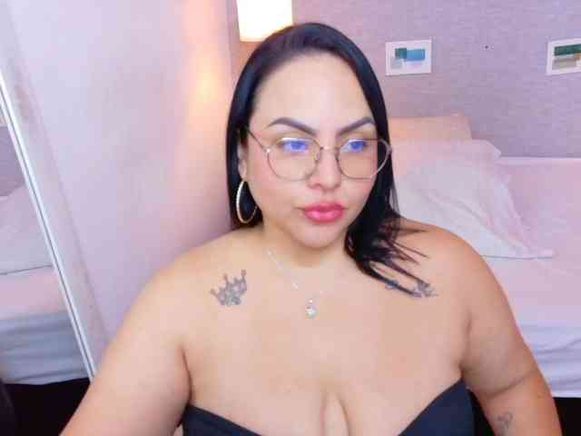 curvy-sexyvalen