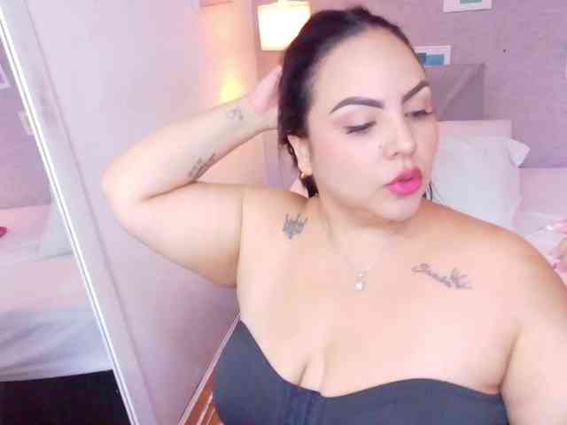 curvy-sexyvalen webcam