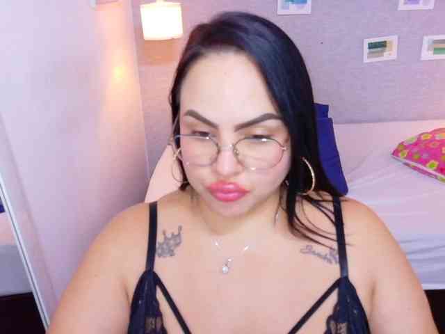 curvy-sexyvalen