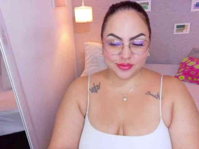 curvy-sexyvalen
