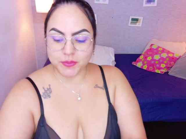 curvy-sexyvalen