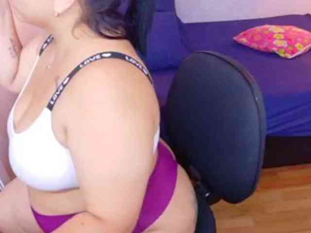curvy-sexyvalen webcam