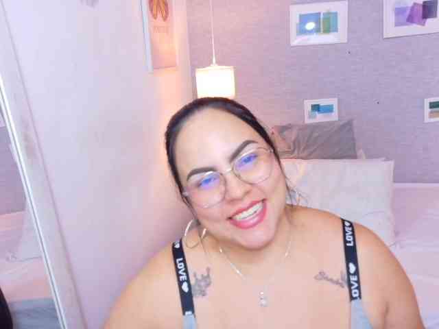 curvy-sexyvalen