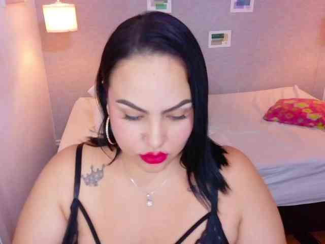 curvy-sexyvalen webcam