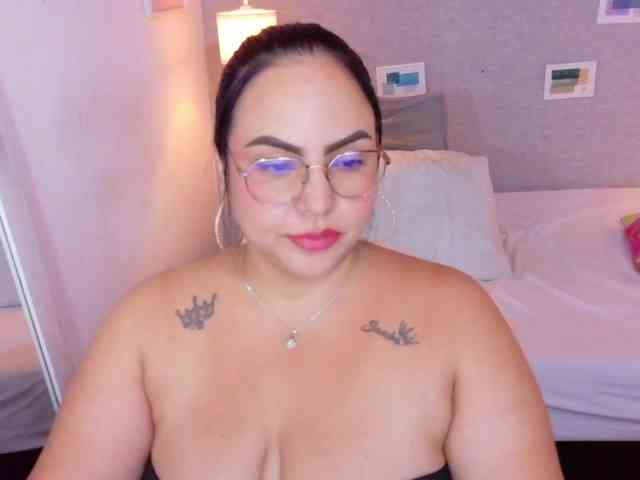 curvy-sexyvalen webcam
