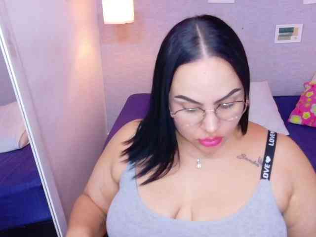 curvy-sexyvalen