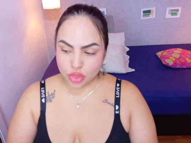 curvy-sexyvalen webcam
