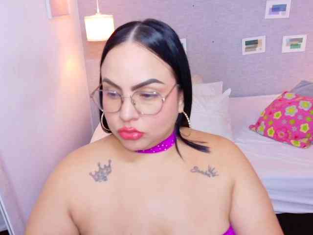 curvy-sexyvalen