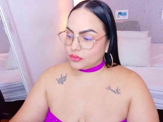 curvy-sexyvalen webcam