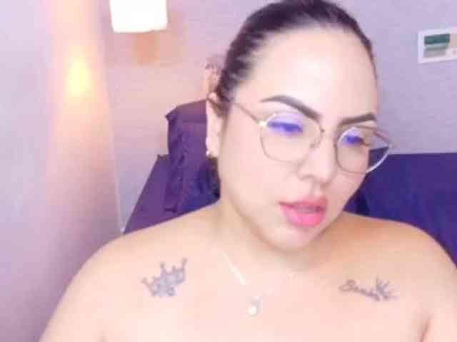 curvy-sexyvalen webcam