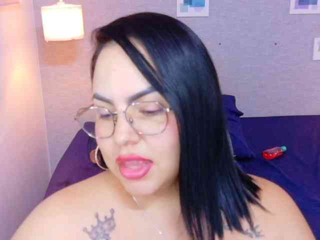 curvy-sexyvalen