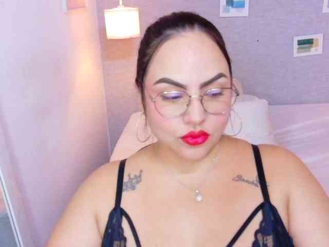curvy-sexyvalen