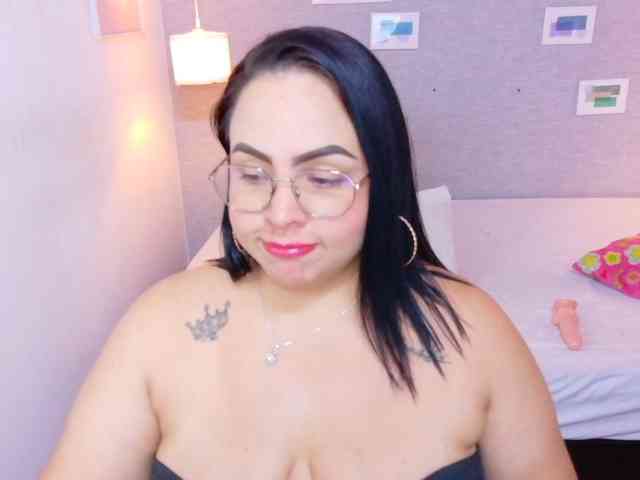 curvy-sexyvalen
